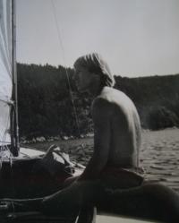 Andunge  a 22' sailboat. A classic, small sailboat made of mahogany with ash ribs, a 600 kilogram long iron keel and 14 square meters of sails.<br> It was bought on land at Bygd&oslash;. My first sailboat harboured at Kavringen Marina used for sailing trips no<br> further than H&aring;&oslash;ya, Oslofjord.